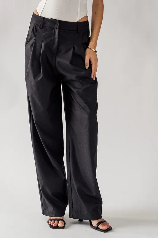 Relaxed fit belt loop pleated pants